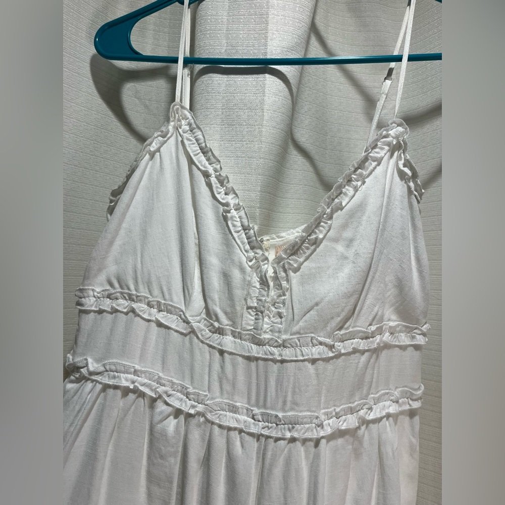 Francesca’s white romper - Picture 3 of 5